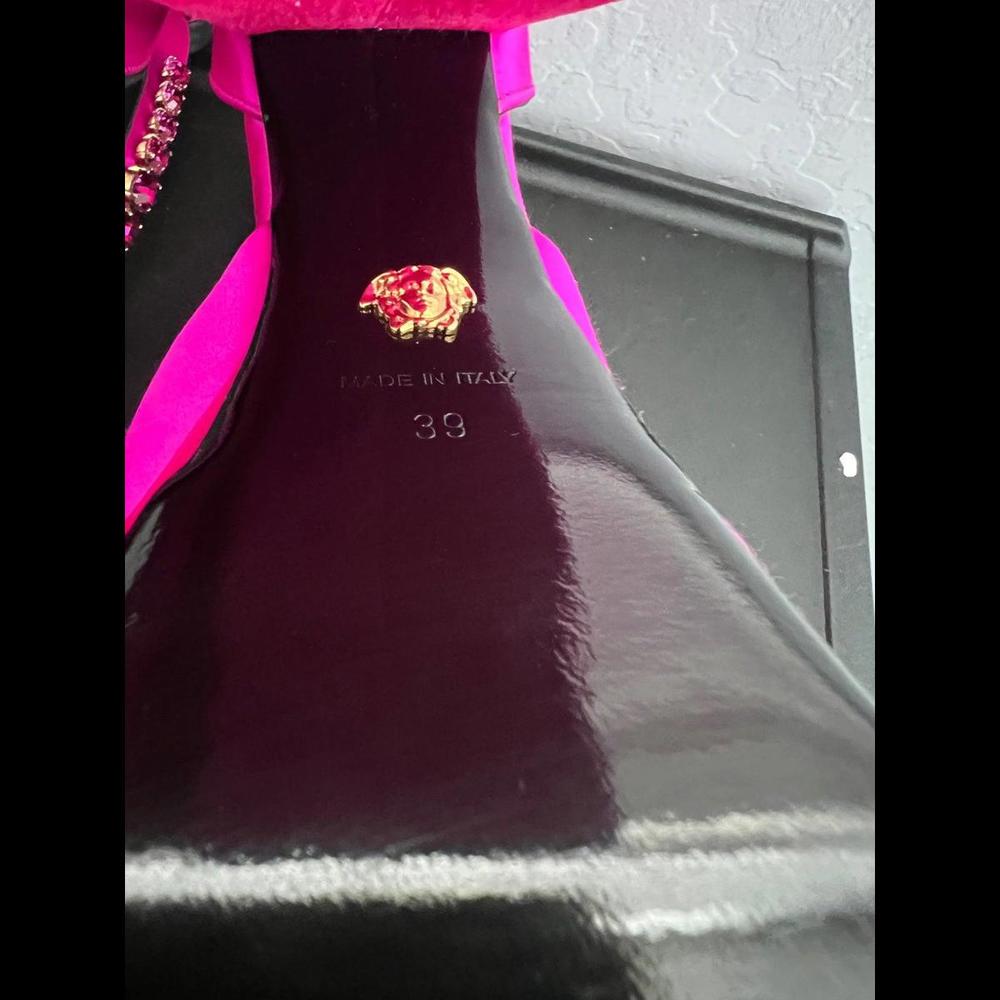 Versace heels - Picture 10 of 12